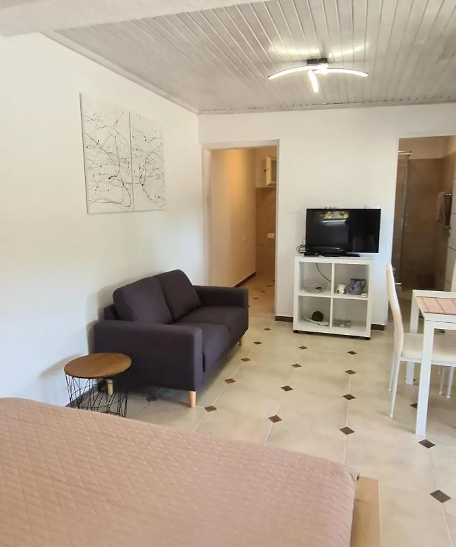 Apartment Studio Apartman Alen Pula